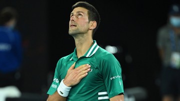 Australian Open: Novak Djokovic z kłopotami, ale awansował do półfinału
