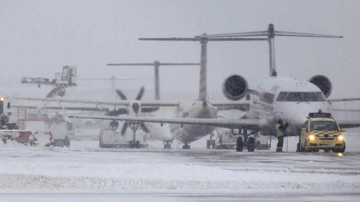 Śnieżyce paraliżują lotniska w Europie. W Krakowie wstrzymano loty