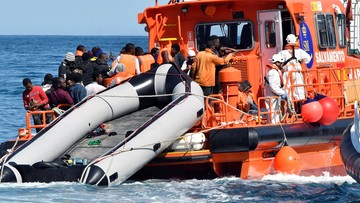 Sondaż: prawie dwie trzecie Włochów za blokowaniem wybrzeży kraju, by zatrzymać napływ migrantów