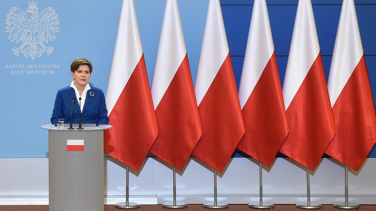 Niemieckie media o pierwszych decyzjach rządu PiS: "odrobina Węgier w Warszawie", "Polska i nic więcej"