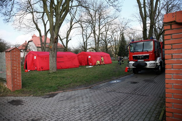 W całej Polsce ćwiczenia strażaków wz. z koronawirusem [FOTOGALERIA]