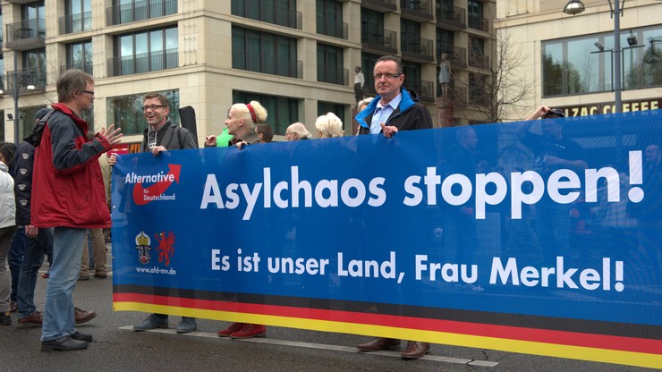 Demonstracja w Berlinie przeciw działaniom Merkel. Policja użyła siły