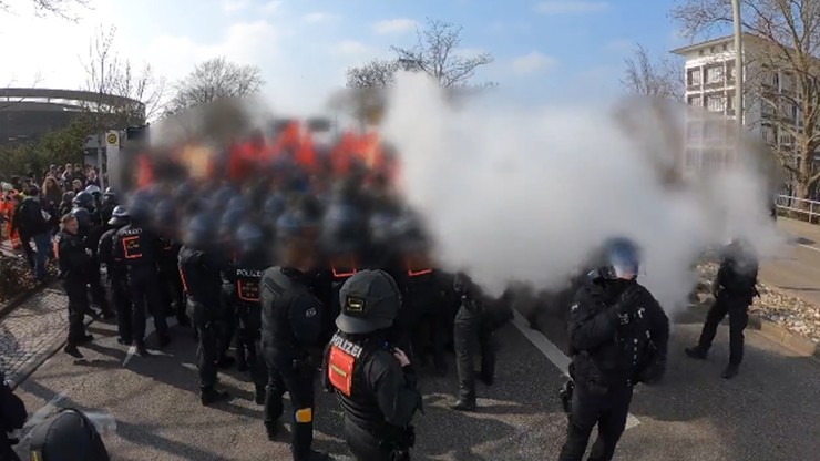 Niemcy: Demonstranci starli się z policją. Ponad 50 rannych funkcjonariuszy. Powodem zjazd AfD