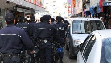 Prawie 90 osób zatrzymanych za powiązania z wrogiem Erdogana