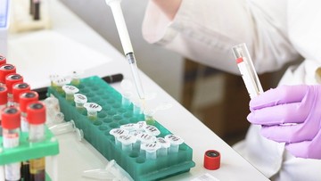 Polscy naukowcy dostali zgodę na badania leków, które pomogą w walce z epidemią