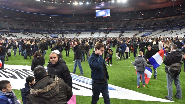 Mecz Francja-Niemcy w cieniu tragedii. Prezydent Hollande ewakuowany ze stadionu