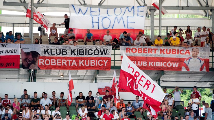 Setki polskich kibiców wspierają Kubicę na Hungaroringu
