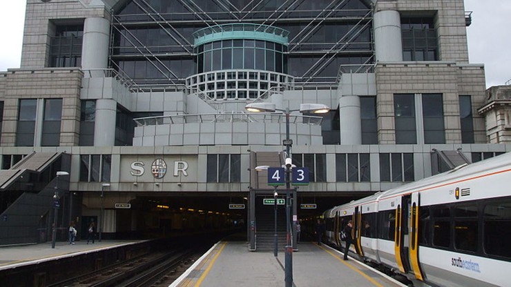 Stacja kolejowa w Londynie zamknięta z powodu wycieku gazu. Ewakuowano ponad 1000 osób