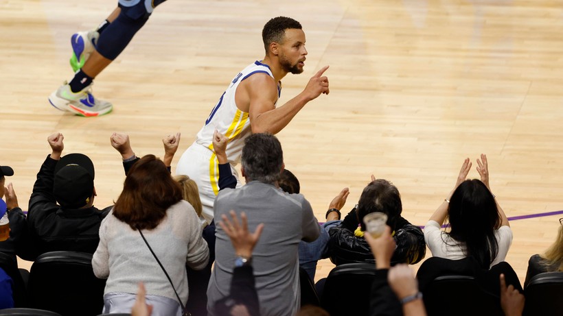 NBA: 50 punktów Stephena Curry'ego, dziewiąta wygrana Warriors
