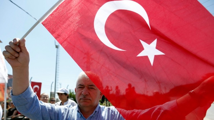 Premier Turcji wzywa do przerwania marszu protestacyjnego opozycji