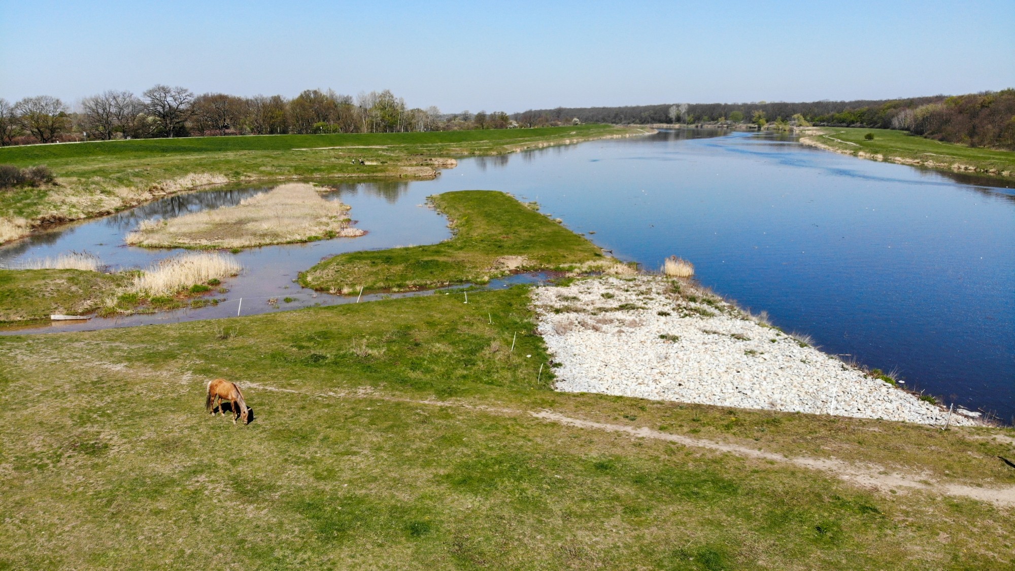 Wiosna w Polsce okiem drona - zdjęcie 35