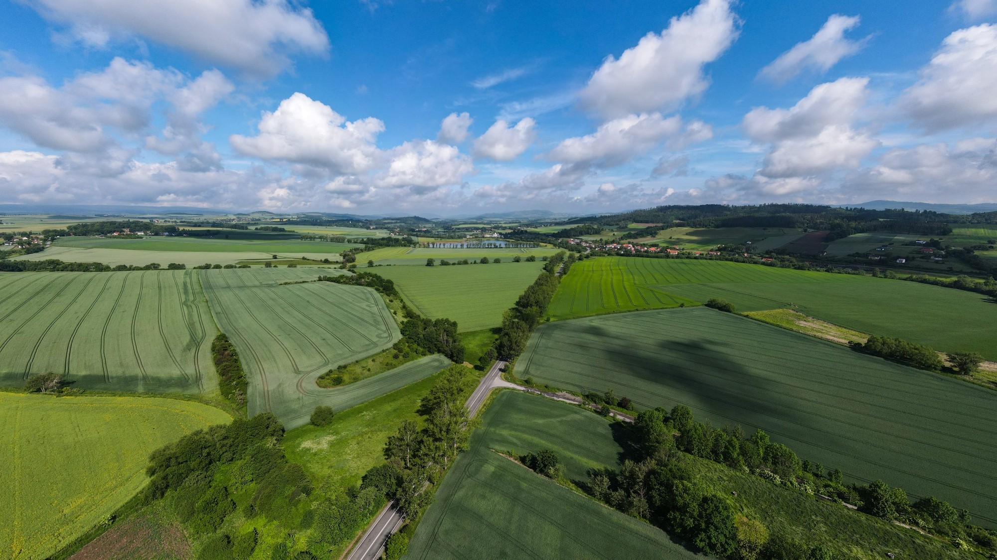 Piękne letnie krajobrazy z lotu ptaka - zdjęcie 22