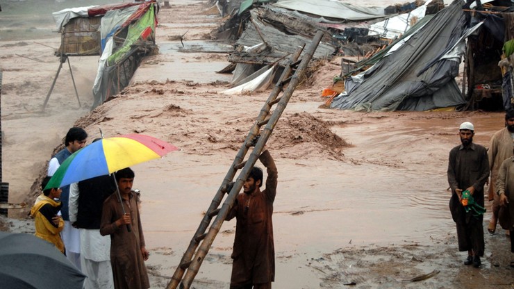 Co najmniej 53 ofiary ulewnych deszczy w Pakistanie