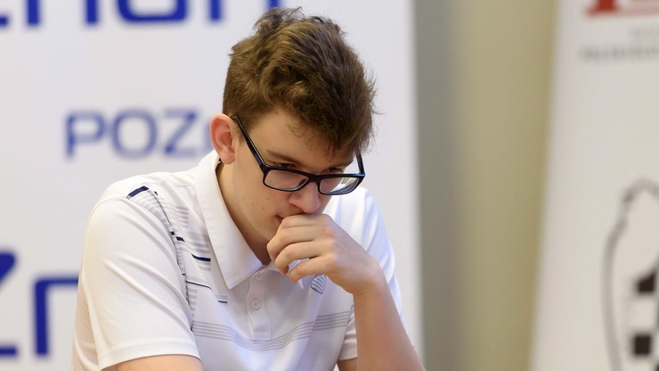 Turniej szachowy w Pradze: Duda znów samodzielnym liderem