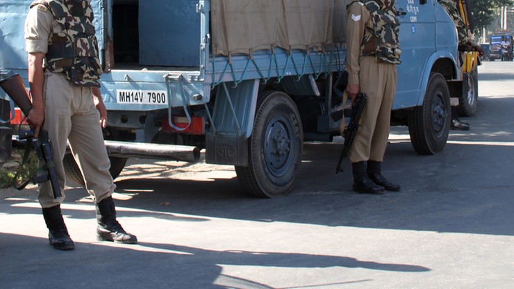 Trzej żołnierze i kobieta zginęli w ataku rebeliantów w Kaszmirze