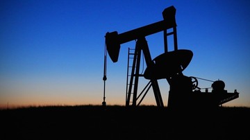 Rosną ceny ropy w USA, ale w ostatnich dniach spadły najmocniej od lutego