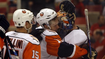 NHL: Washington Capitals za burtą, New York Islanders i Calgary Flames grają dalej
