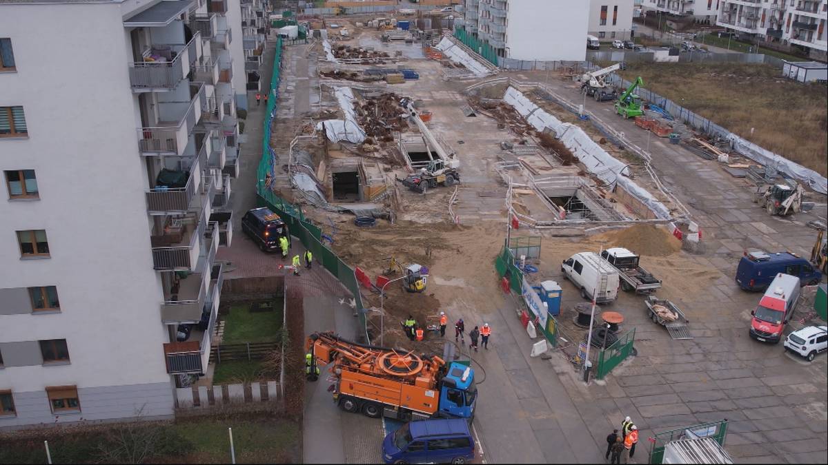 Awaria na budowie metra w Warszawie. Mieszkańcy zostali bez wody i prądu