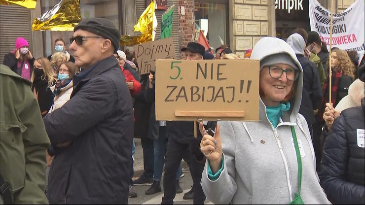 Manifestacja w Warszawie. "Przyjmę uchodźców, oddam rasistów"