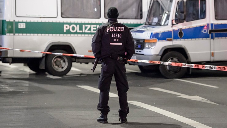 Niemcy: szturm policji na ośrodek dla uchodźców