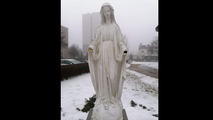 Ktoś odciął dłonie figurze Matki Bożej w Częstochowie