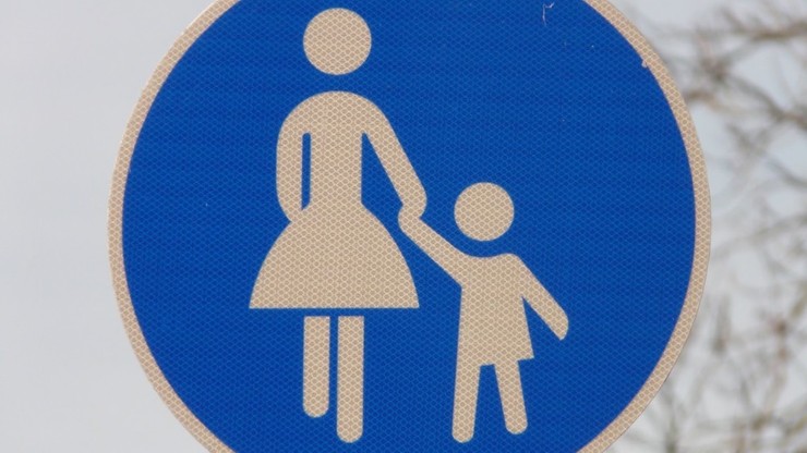 Transseksualiści i kobiety na znakach drogowych w Izraelu. "Promowanie równości"