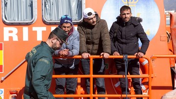 W hiszpańskim porcie zainstalowano ogrodzenia z drutem kolczastym przeciw migrantom