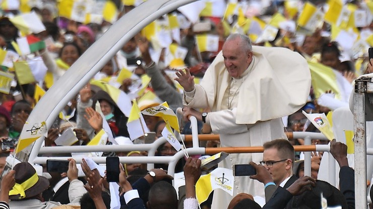 "Cierpienie i ubóstwo nie należą do Bożego planu". Papież na Madagaskarze