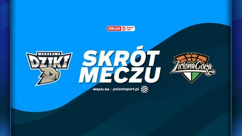 Logo "Dziki Warszawa" po lewej stronie, tekst "SKR&Oacute;T MECZU" na środku, oraz logo "Zastal Zielona G&oacute;ra" po prawej stronie, na niebieskim tle.