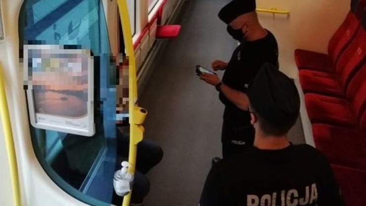 Wrocław: dotkliwie pobił i okradł pasażera w pociągu