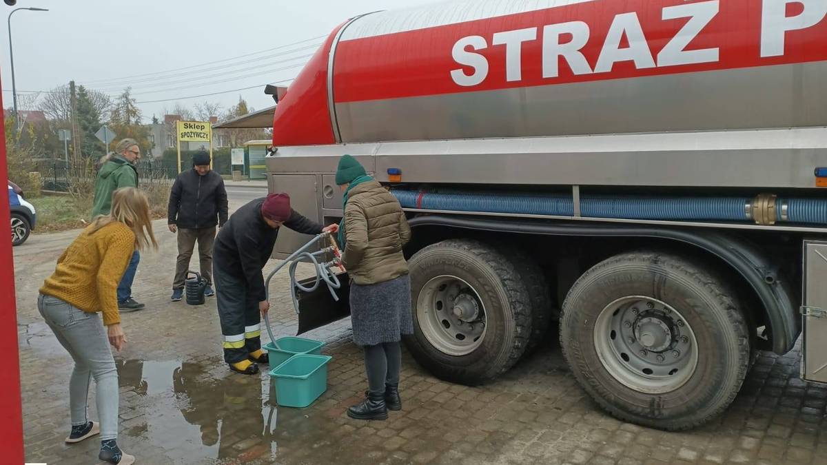 Woda niezdatna do spożycia w powiecie puckim. Służby badają sprawę
