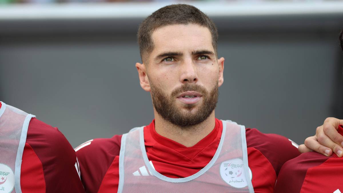 Bramkarz Luca Zidane w stroju reprezentacyjnym Algierii.