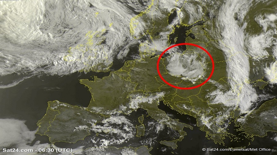 Zdjęcie satelitarne Europy w dniu 13 lipca 2020 o godzinie 8:30. Dane: Sat24.com / Eumetsat.