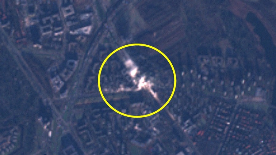 Zdjęcie satelitarne pary nad ulicą Powsińską w Warszawie. Dane: ESA / Sentinel / Copernicus.