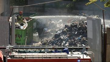 2024-05-12 Pożar w Warszawie na Siekierkach. Płonie składowisko śmieci