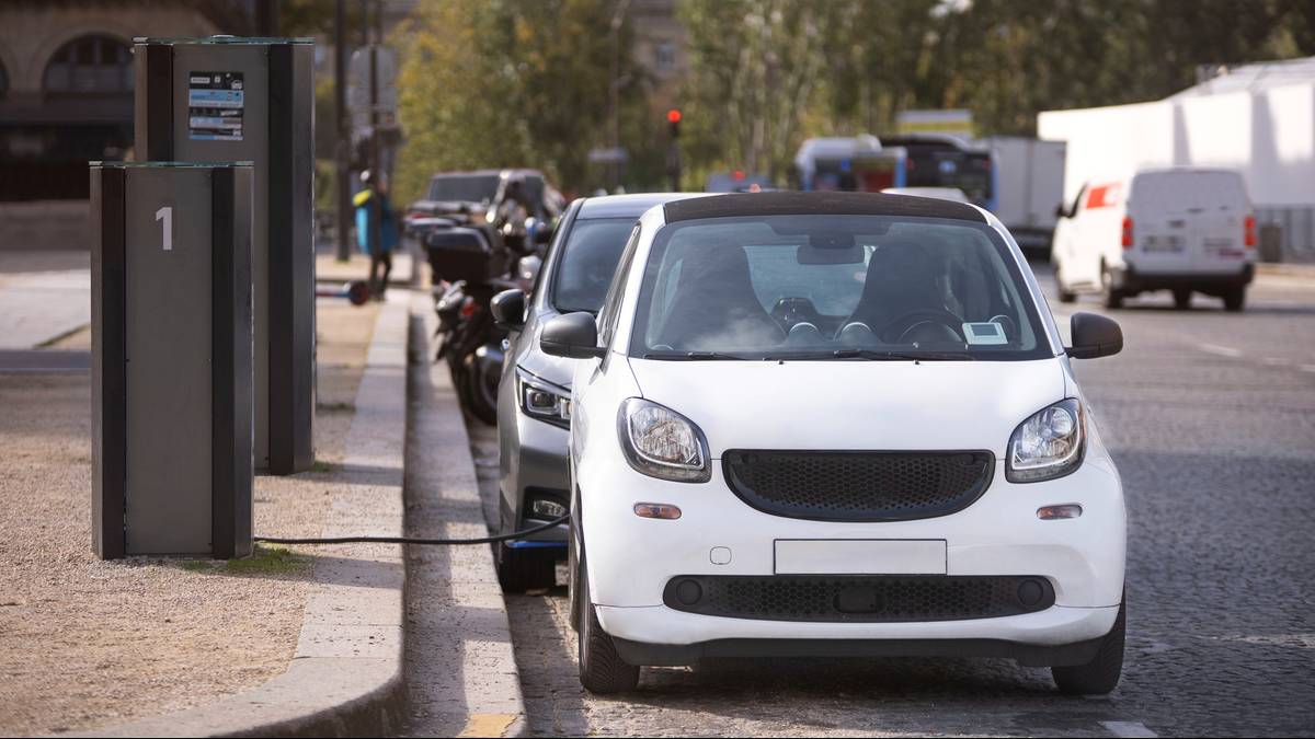 Do tych miast wkrótce nie wjedziesz autem! Zobacz, gdzie zaczną obowiązywać strefy czystego transportu