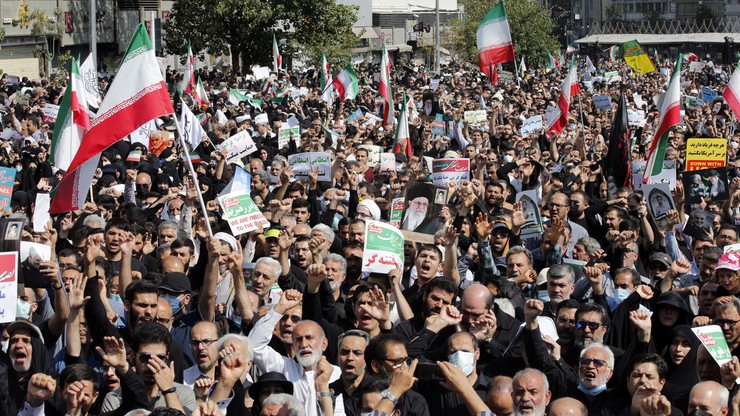 Protesty w Iranie coraz większe. Prezydent zabrał głos