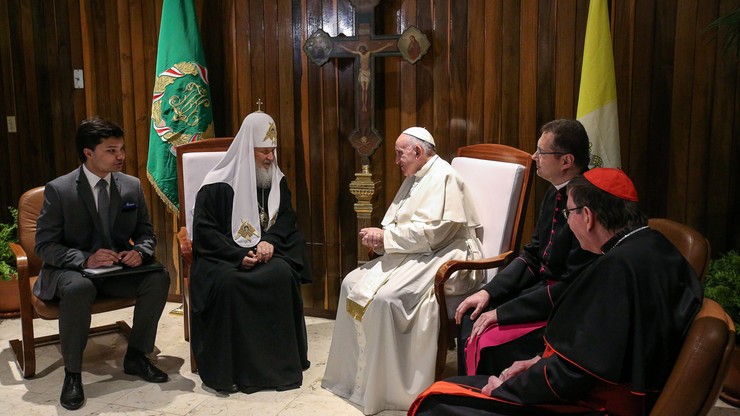 Historyczne spotkanie papieża z patriarchą Cyrylem. Franciszek: nareszcie