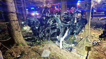 Z BMW została miazga, zginęły dwie osoby. Tragiczny wypadek na Dolnym Śląsku