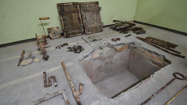 W mokotowskim więzieniu odnaleziono części szubienicy, na której stracono gen. "Nila"