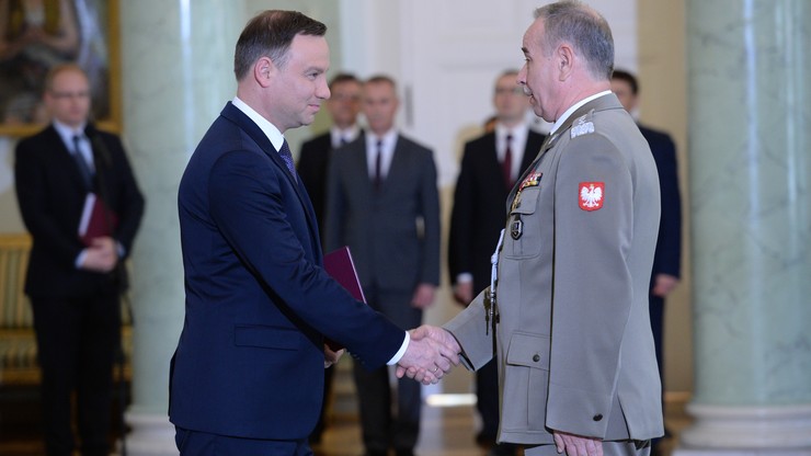 Prezydent wręczył gen. Gocułowi akt mianowania na szefa Sztabu Generalnego