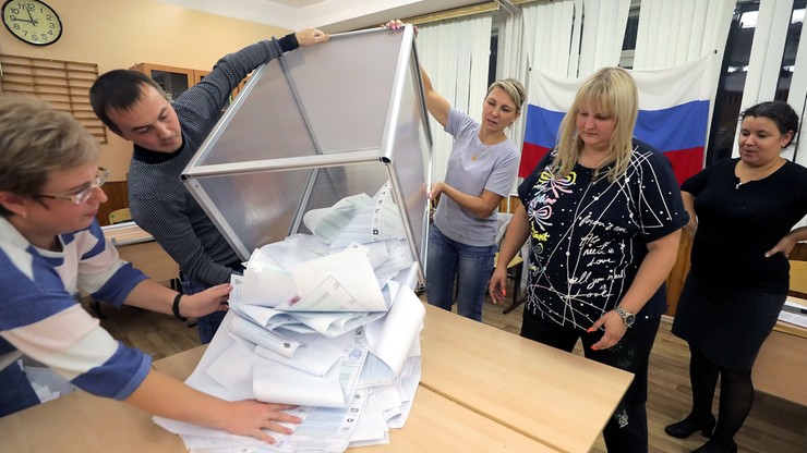 Rosja. Exit polls: partia rządząca zdobyła ponad 40 proc. głosów w wyborach parlamentarnych