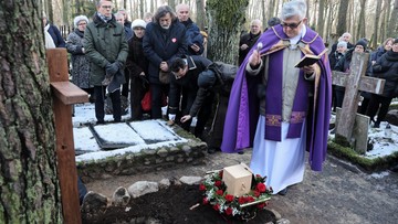 Dziennikarka Irena Dziedzic spoczęła na cmentarzu w podwarszawskich Laskach