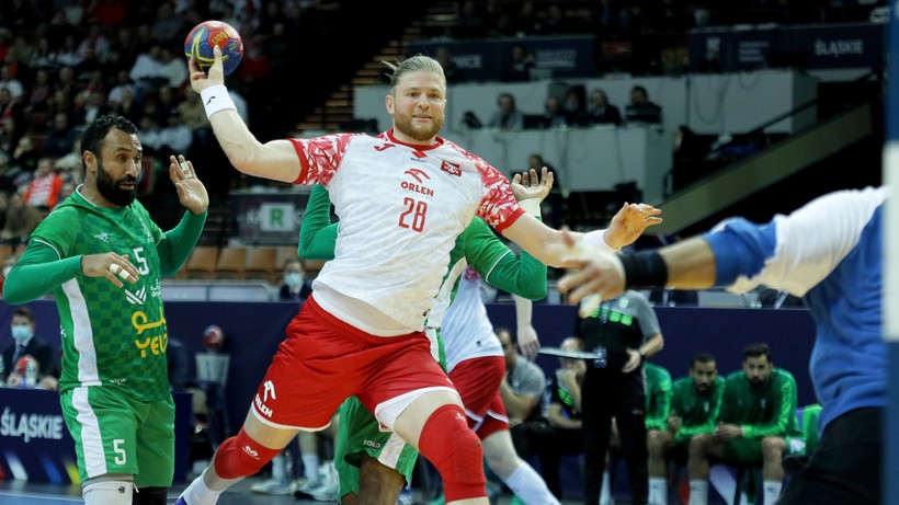 Polscy piłkarze ręczni grają dalej! Nerwowy mecz z Arabią Saudyjską