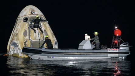 03.05.2021 08:00 Pierwsza taka misja od 53 lat. Astronauci powrócili z orbity w nocy [WIDEO]