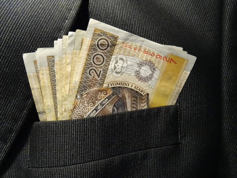 ZUS wypłaci tym seniorom emeryturę w wysokości 6 tys. zł.