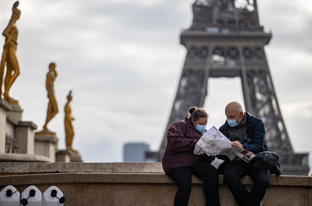 Turyści w Paryżu