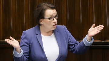 Minister Zalewska: nauczyciele zamiast uczyć, wypełniają papierki