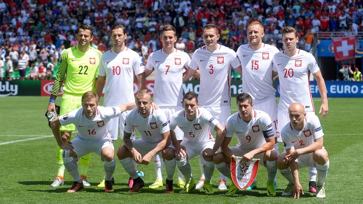 Koszulki piłkarskiej reprezentacji Polski. Jak zmieniały się na przestrzeni lat?