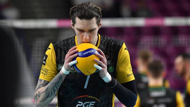 Środkowy - Bartłomiej Lemański